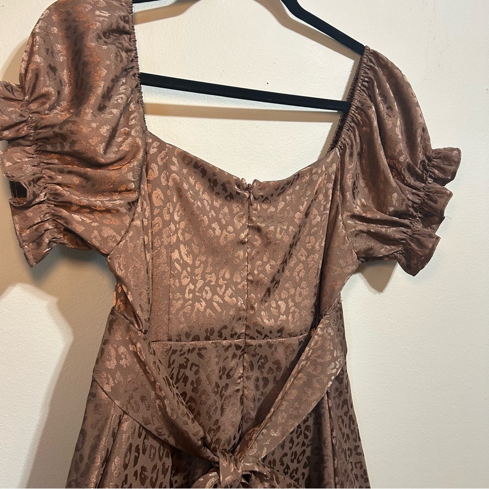 Francesca's Brown Satin Cheetah Print Mini Dress Bubble Sleeves Size Large NWT - Picture 13 of 14